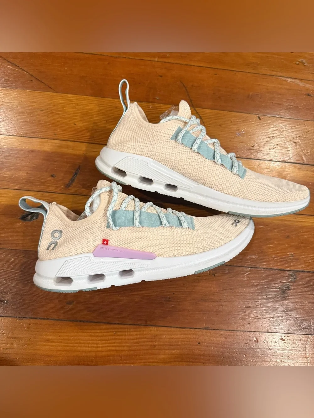 Women’s On Cloudeasy in the Fawn/Surf colorway US size 8.